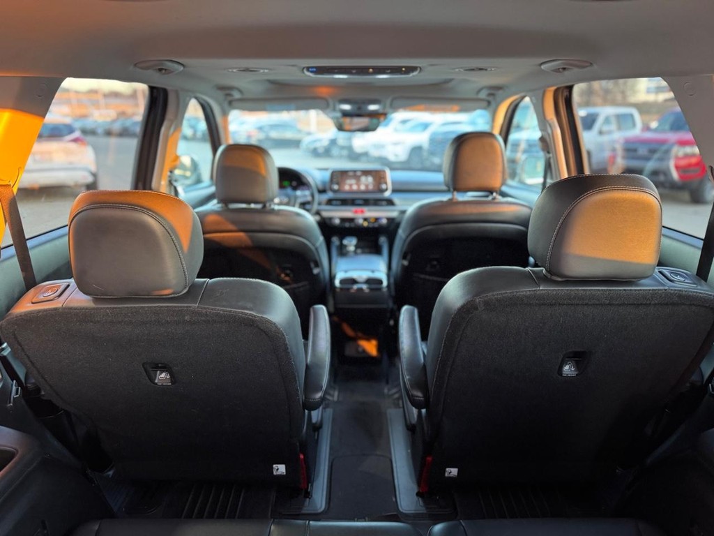 Kia Telluride Vehicle Full-screen Gallery Image 15