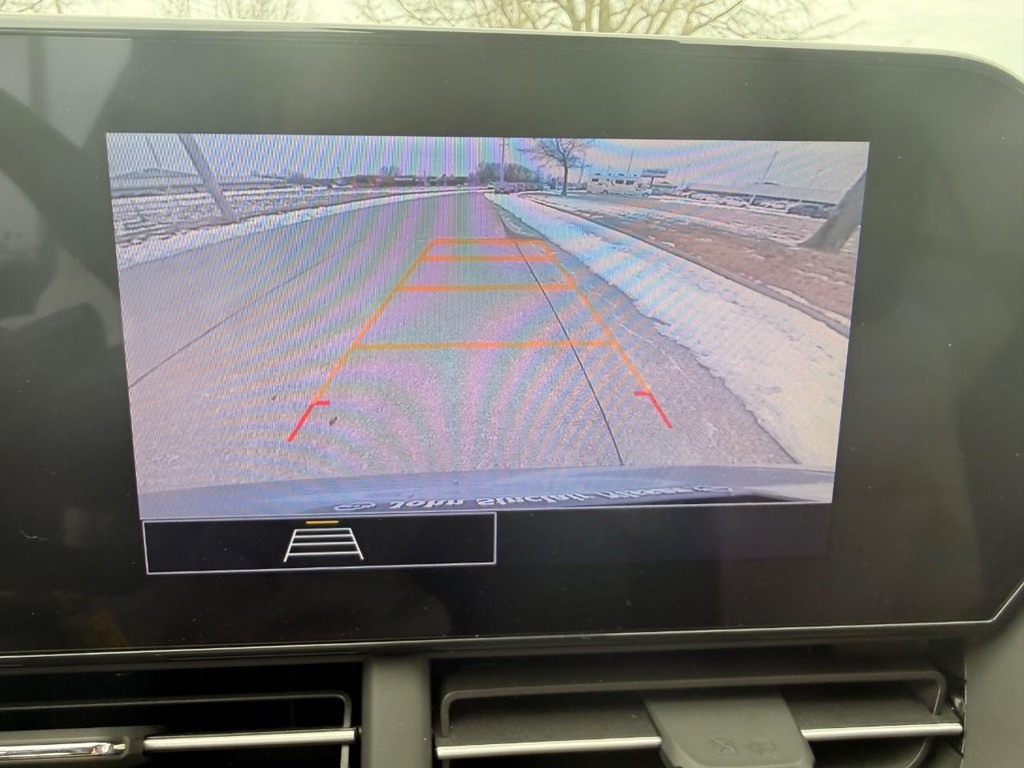 Chevrolet Trax Vehicle Full-screen Gallery Image 02