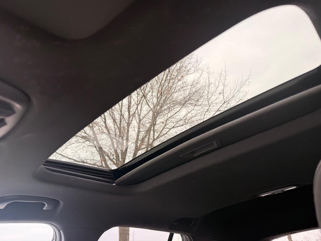 Chevrolet Trax Vehicle Full-screen Gallery Image 03