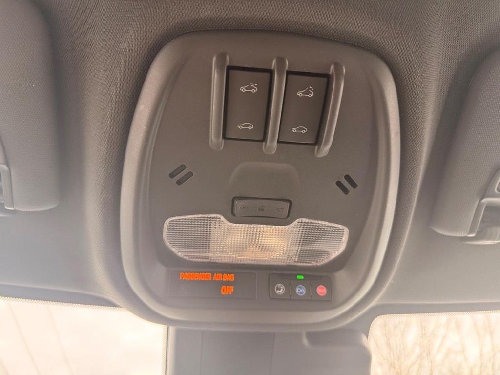 Chevrolet Trax Vehicle Full-screen Gallery Image 04