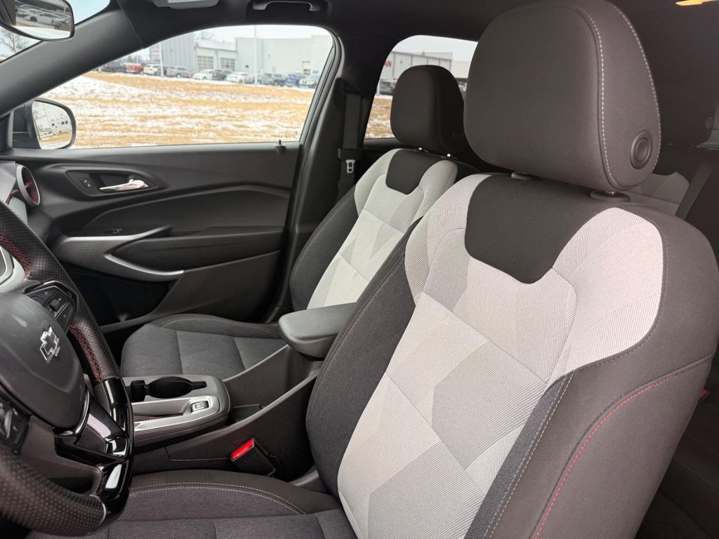 Chevrolet Trax Vehicle Full-screen Gallery Image 14