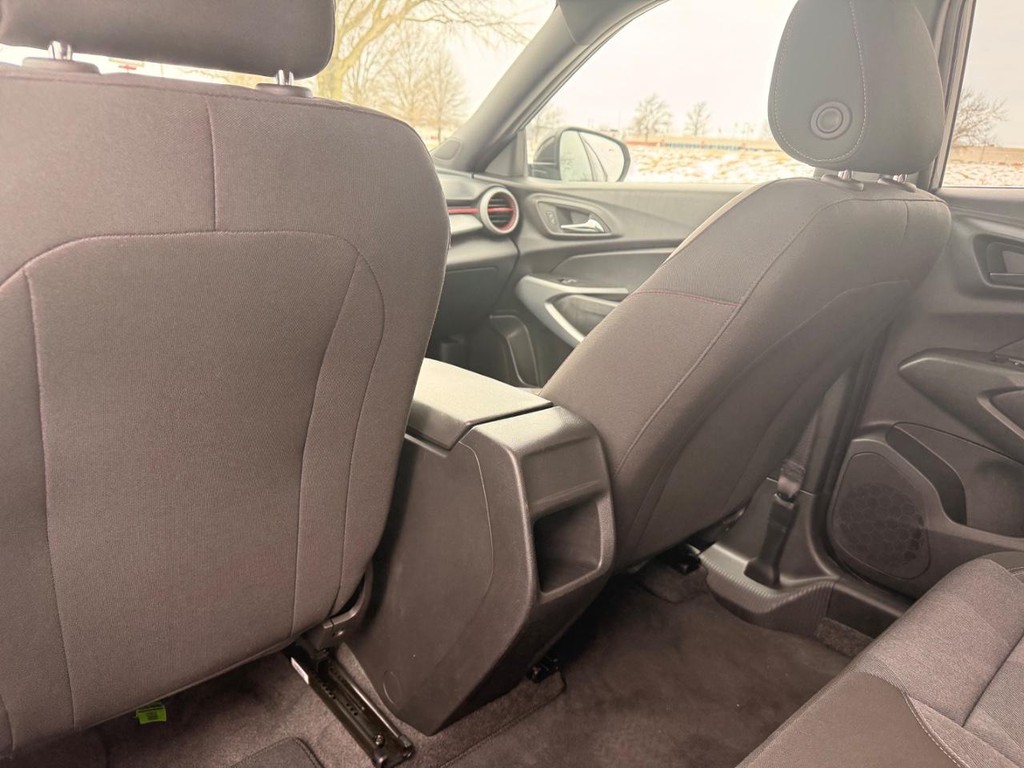 Chevrolet Trax Vehicle Full-screen Gallery Image 17