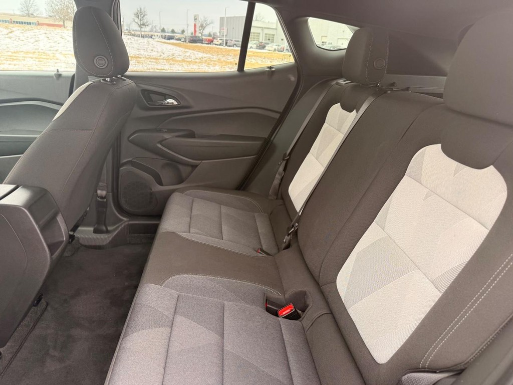 Chevrolet Trax Vehicle Full-screen Gallery Image 18