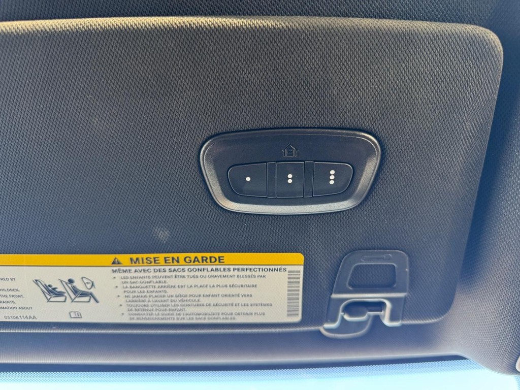 Jeep Grand Cherokee L Vehicle Full-screen Gallery Image 13