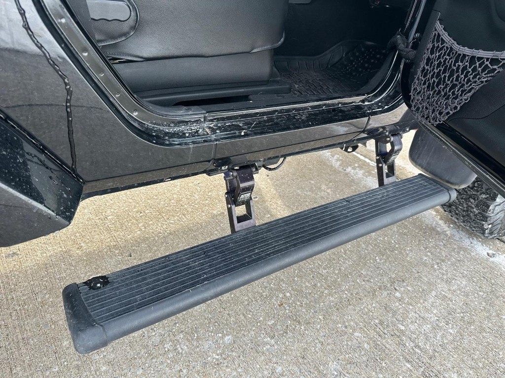 Jeep Wrangler Vehicle Full-screen Gallery Image 05