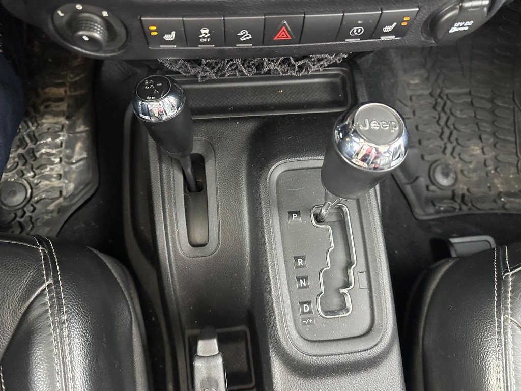 Jeep Wrangler Vehicle Full-screen Gallery Image 16