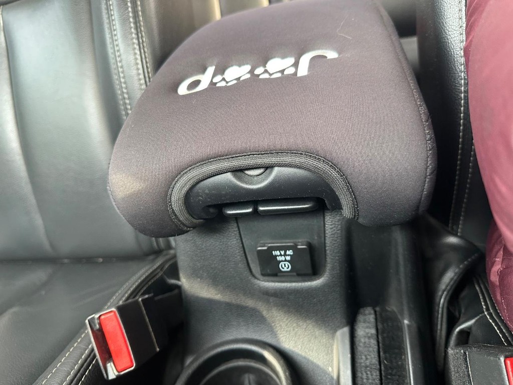 Jeep Wrangler Vehicle Full-screen Gallery Image 17