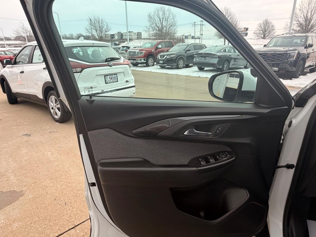 Chevrolet TrailBlazer Vehicle Full-screen Gallery Image 11