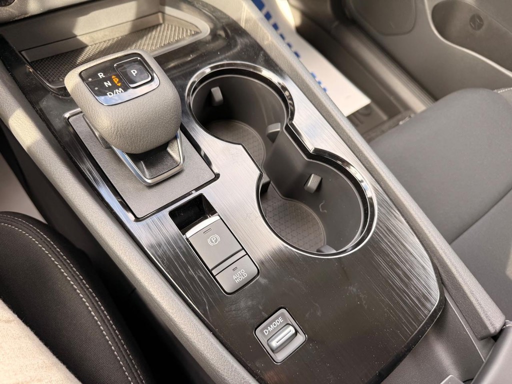 Nissan Rogue Vehicle Full-screen Gallery Image 07