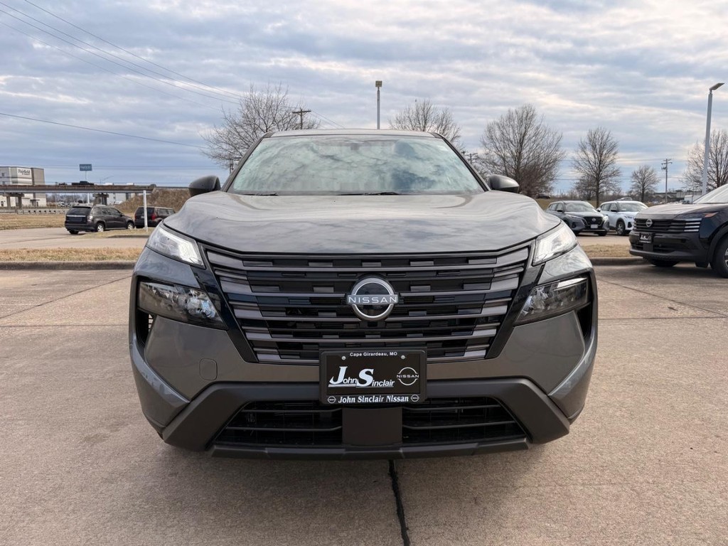 Nissan Rogue Vehicle Full-screen Gallery Image 24