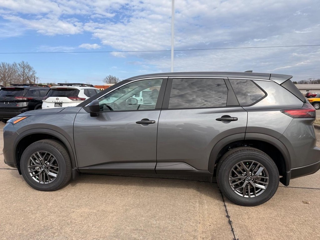 Nissan Rogue Vehicle Full-screen Gallery Image 25