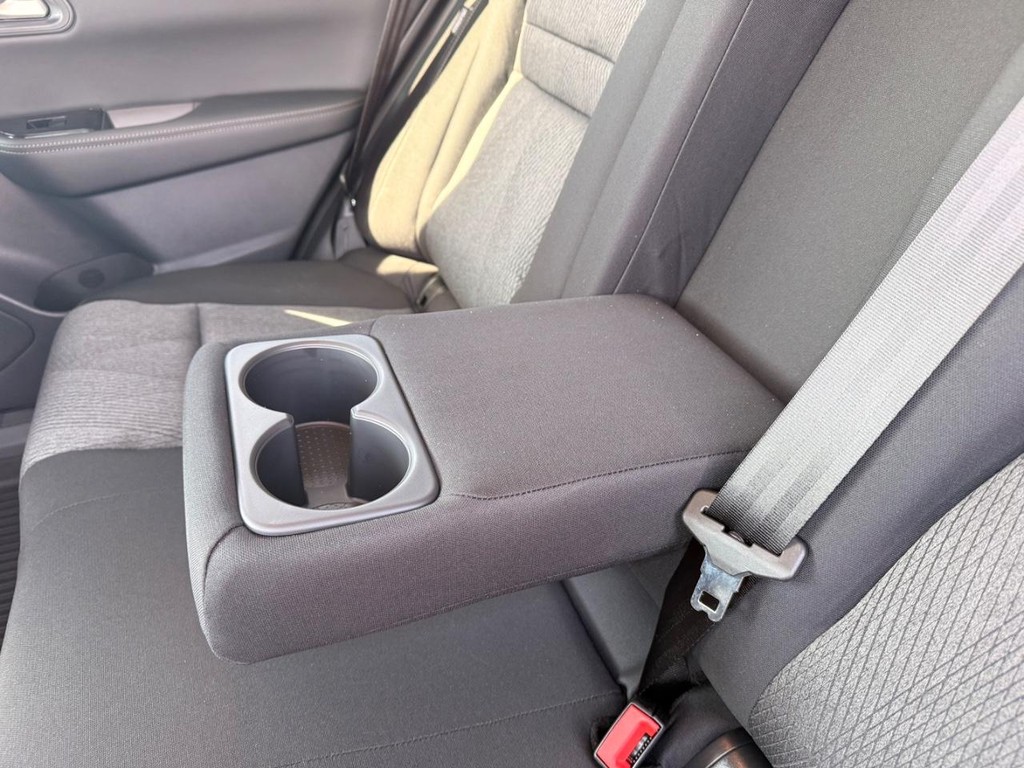 Nissan Rogue Vehicle Full-screen Gallery Image 20