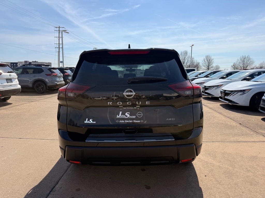 Nissan Rogue Vehicle Full-screen Gallery Image 26