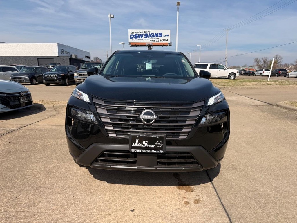 Nissan Rogue Vehicle Full-screen Gallery Image 28