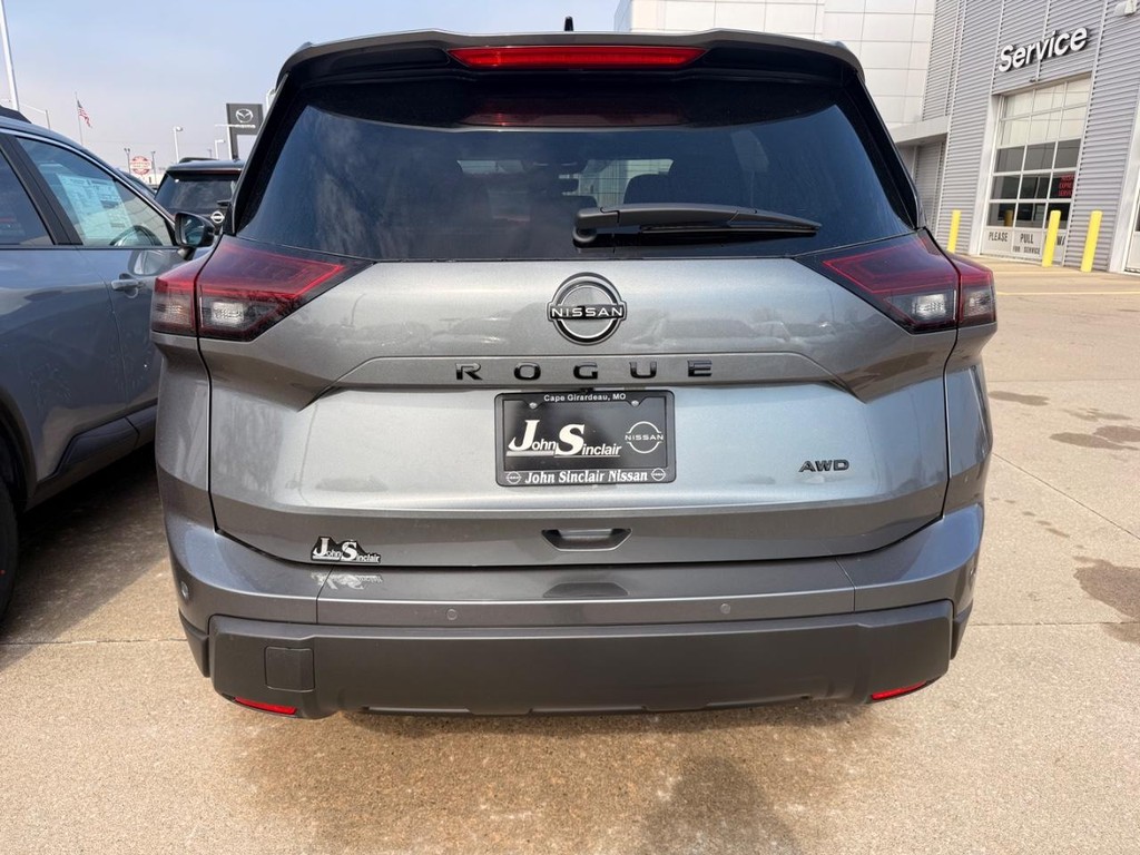 Nissan Rogue Vehicle Full-screen Gallery Image 30