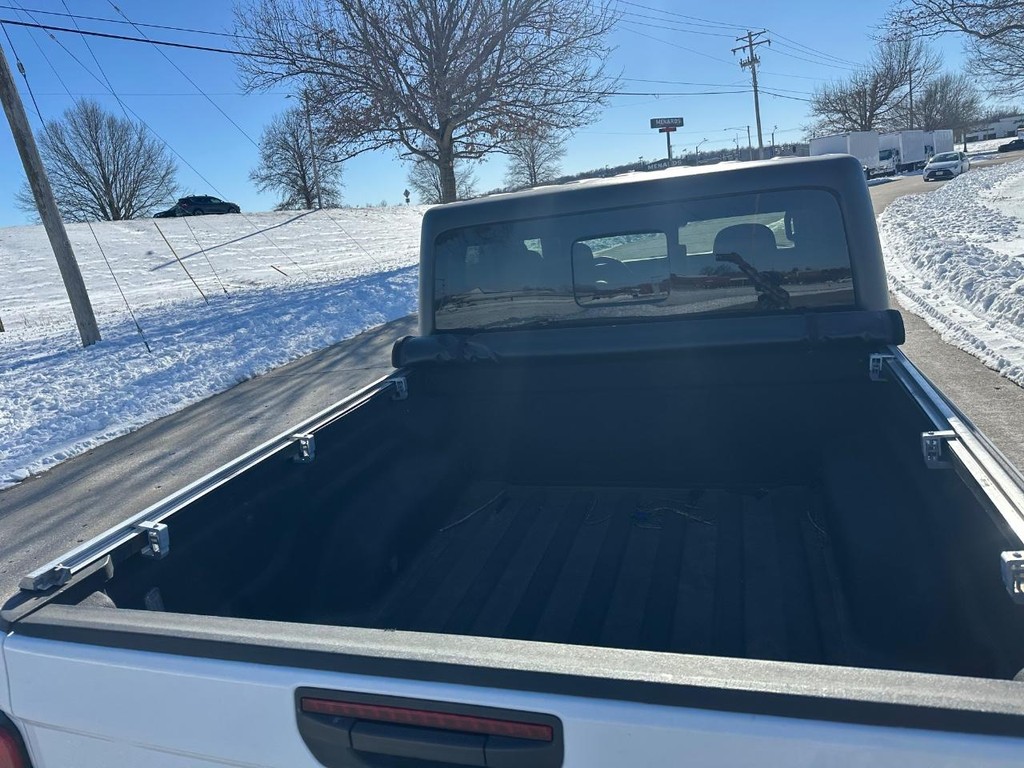 Jeep Gladiator Vehicle Full-screen Gallery Image 05