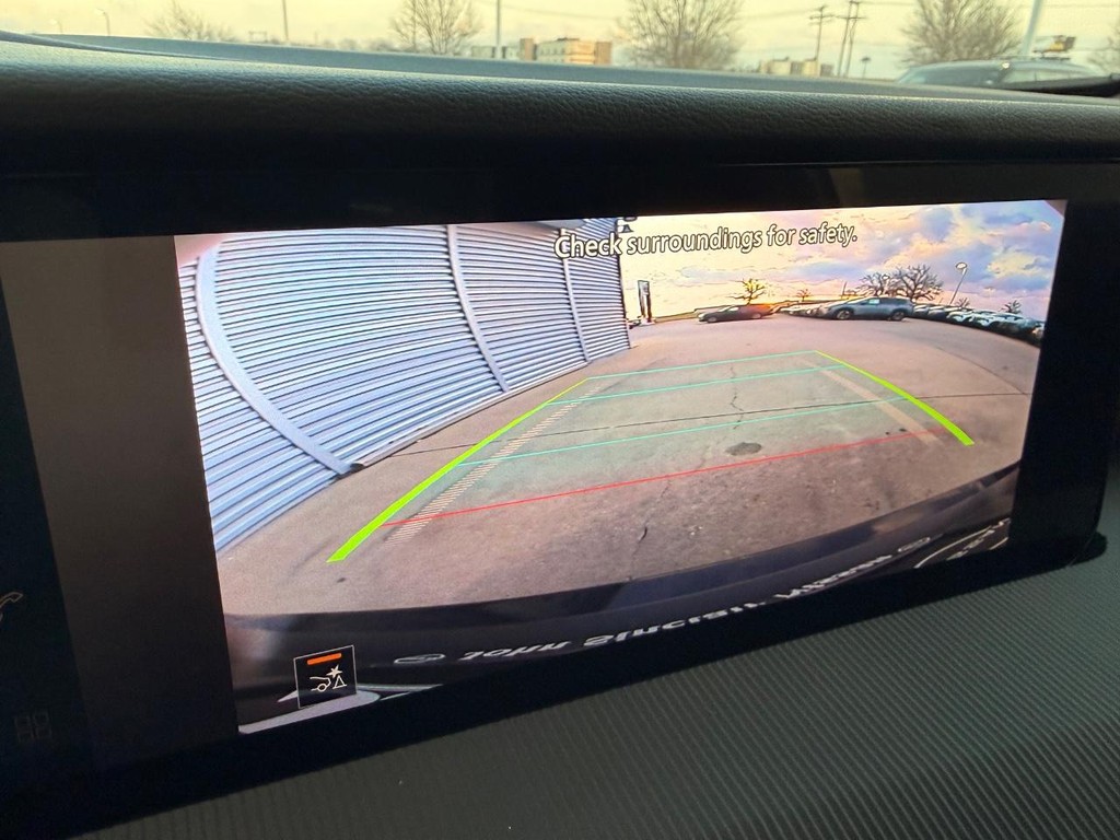 Nissan Murano Vehicle Full-screen Gallery Image 03