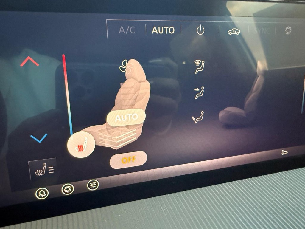 Nissan Murano Vehicle Full-screen Gallery Image 04