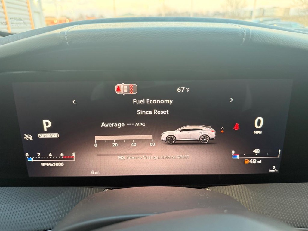 Nissan Murano Vehicle Full-screen Gallery Image 10