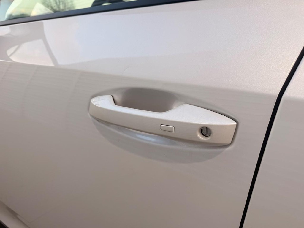 Nissan Murano Vehicle Full-screen Gallery Image 18