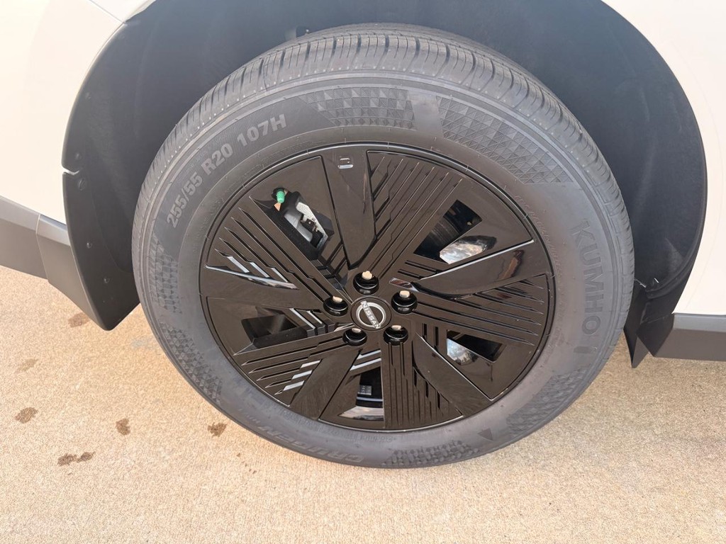 Nissan Murano Vehicle Full-screen Gallery Image 26