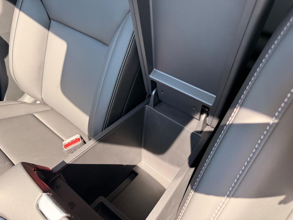 Nissan Murano Vehicle Full-screen Gallery Image 06