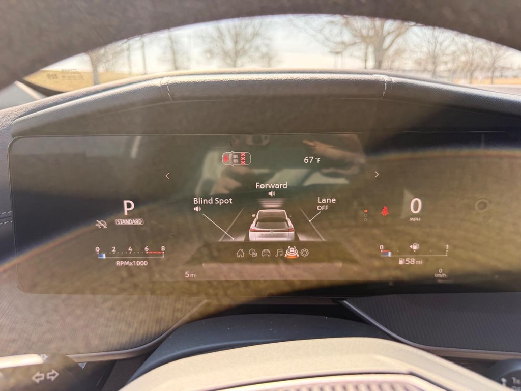 Nissan Murano Vehicle Full-screen Gallery Image 10