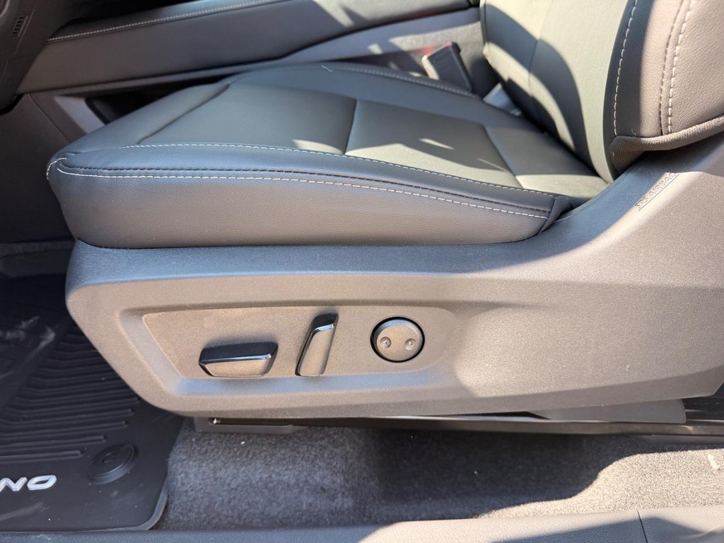 Nissan Murano Vehicle Full-screen Gallery Image 15