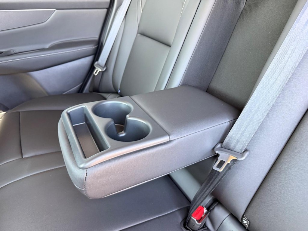 Nissan Murano Vehicle Full-screen Gallery Image 20