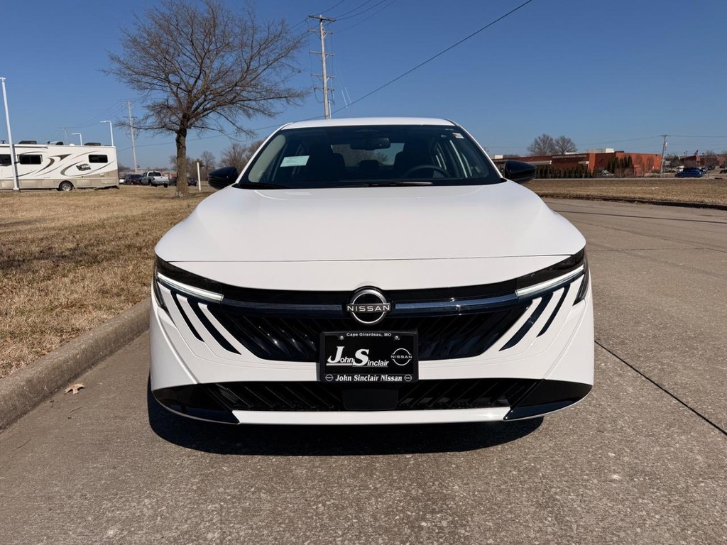 Nissan Sentra Vehicle Full-screen Gallery Image 24