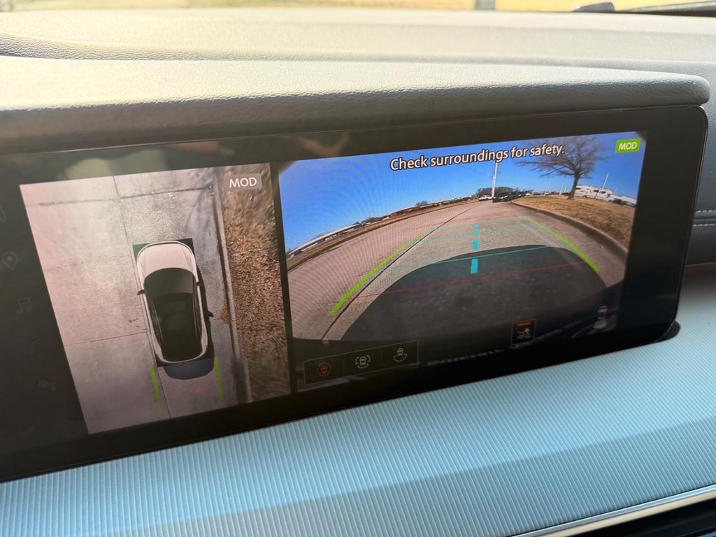 Nissan Murano Vehicle Full-screen Gallery Image 03