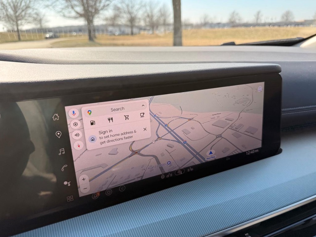 Nissan Murano Vehicle Full-screen Gallery Image 11