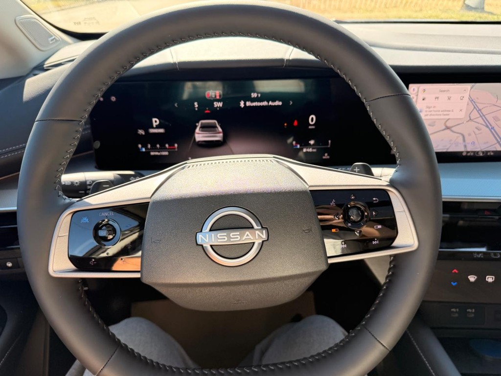 Nissan Murano Vehicle Full-screen Gallery Image 15