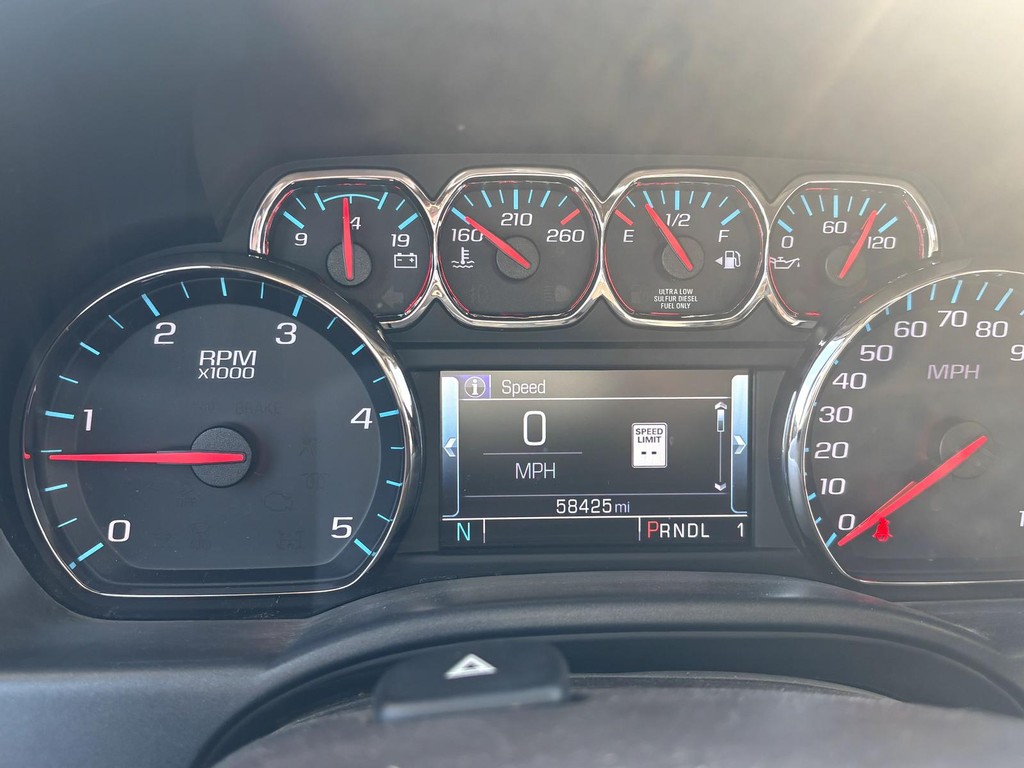 Chevrolet Silverado 3500HD Vehicle Full-screen Gallery Image 02