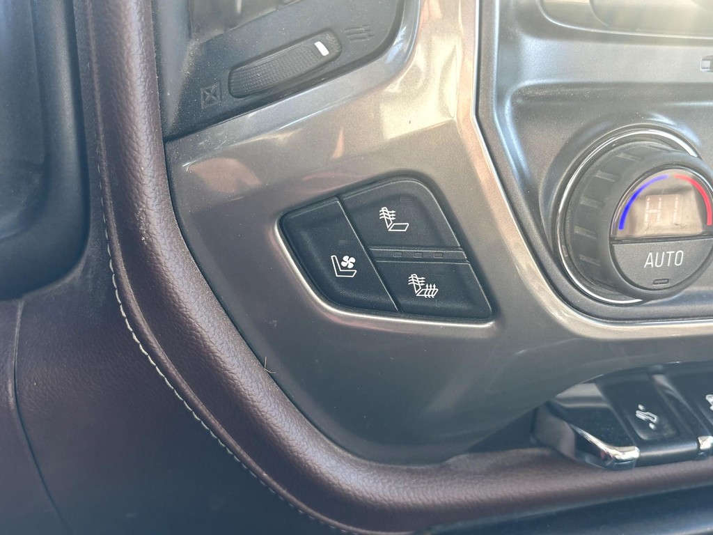 Chevrolet Silverado 3500HD Vehicle Full-screen Gallery Image 03