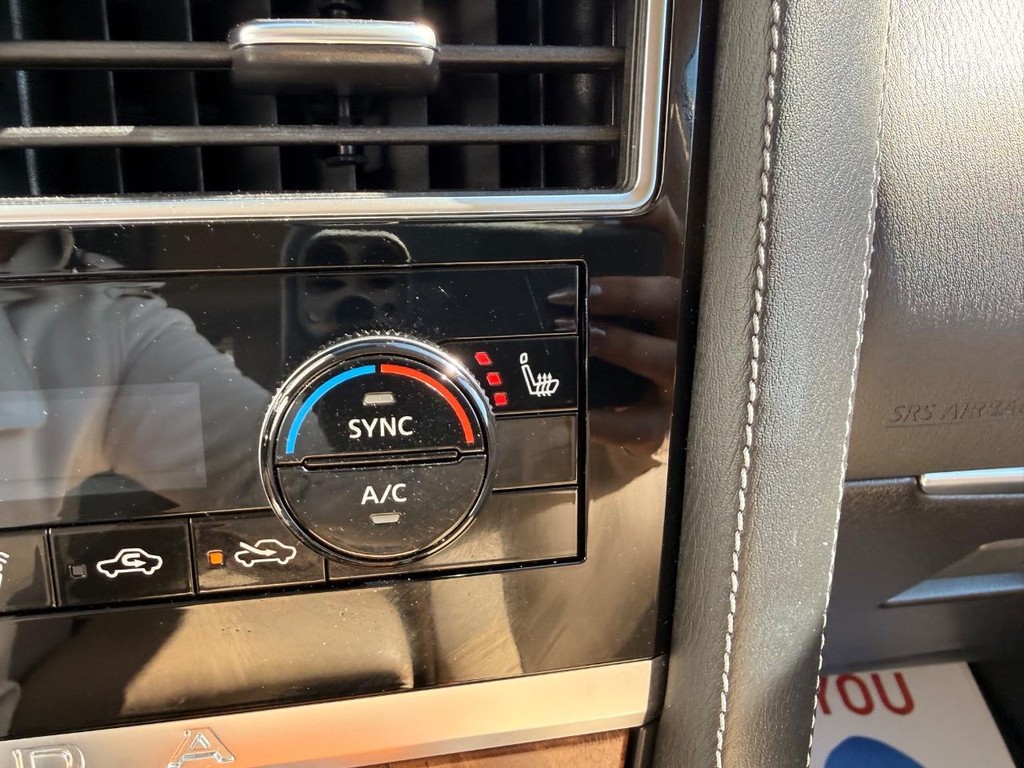 Nissan Armada Vehicle Full-screen Gallery Image 09