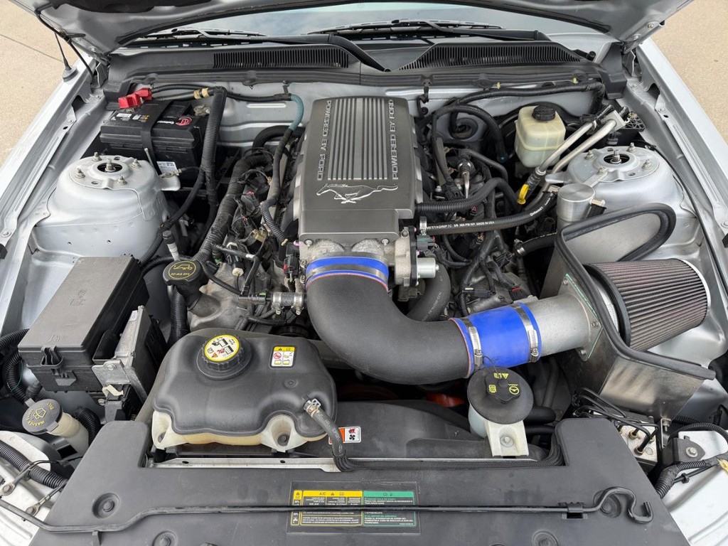 Ford Mustang Vehicle Full-screen Gallery Image 25