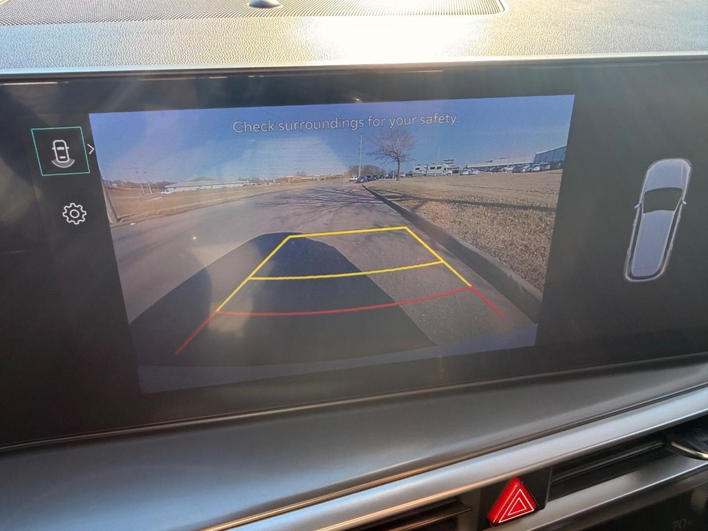 Kia Sorento Vehicle Full-screen Gallery Image 02