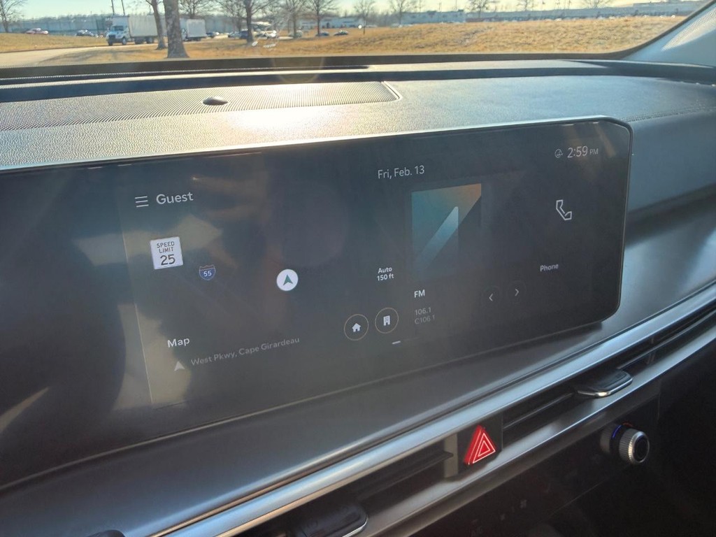 Kia Sorento Vehicle Full-screen Gallery Image 08