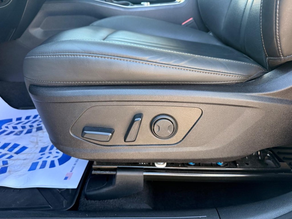 Kia Sorento Vehicle Full-screen Gallery Image 13