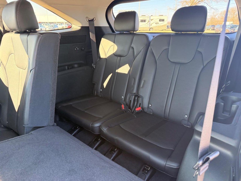 Kia Sorento Vehicle Full-screen Gallery Image 17