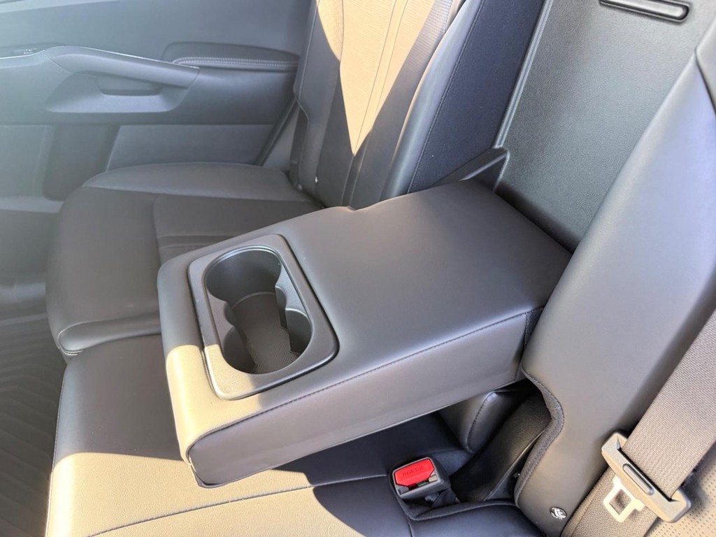 Kia Sorento Vehicle Full-screen Gallery Image 19