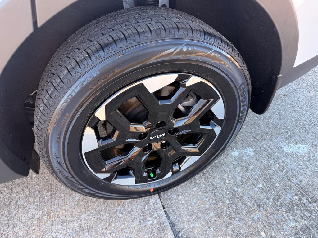 Kia Sorento Vehicle Full-screen Gallery Image 23