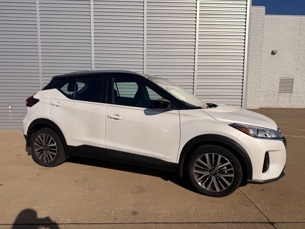 Nissan Kicks Vehicle Full-screen Gallery Image 22