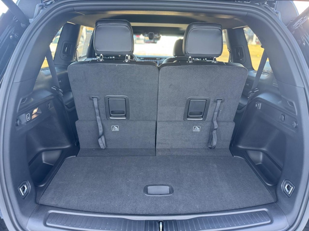 Jeep Grand Cherokee L Vehicle Full-screen Gallery Image 24