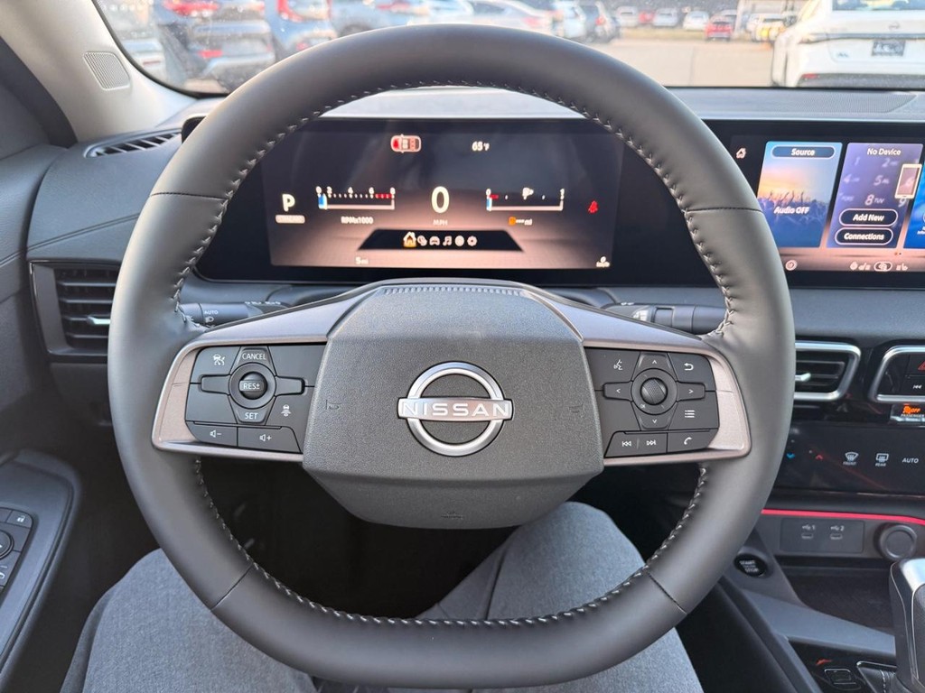 Nissan Sentra Vehicle Full-screen Gallery Image 12
