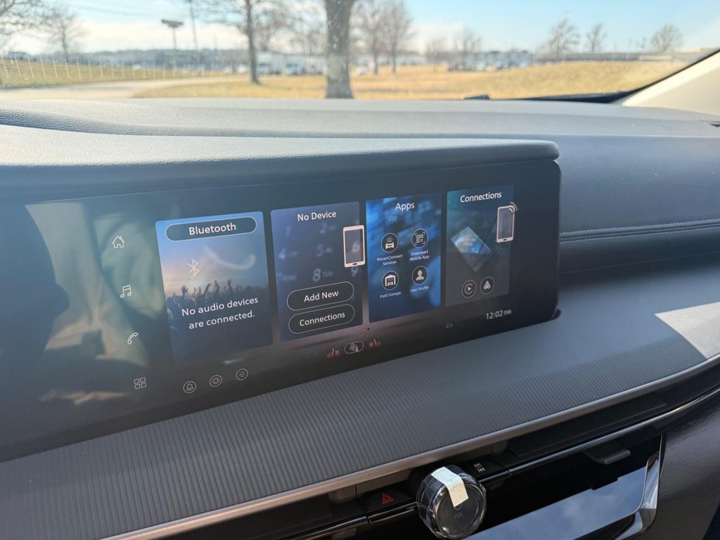 Nissan Murano Vehicle Full-screen Gallery Image 08