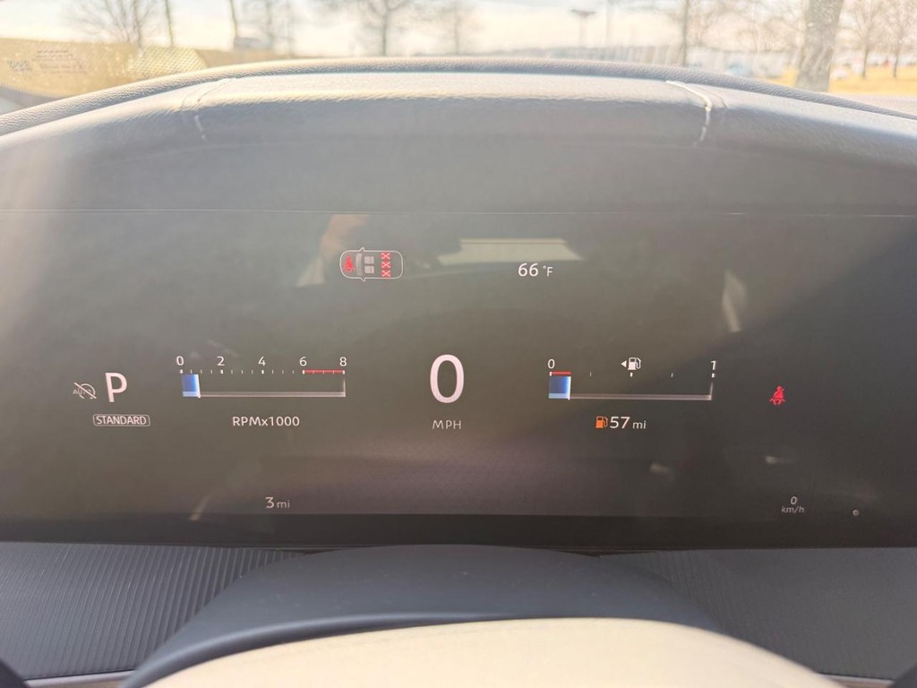 Nissan Murano Vehicle Full-screen Gallery Image 09