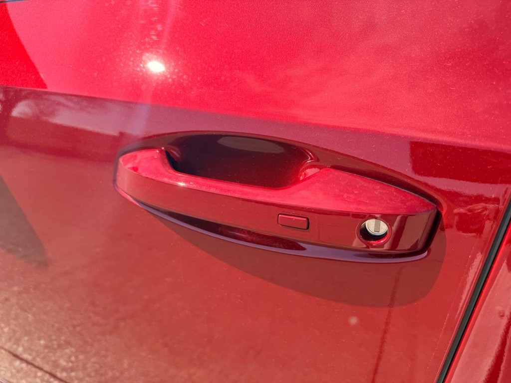 Nissan Murano Vehicle Full-screen Gallery Image 17