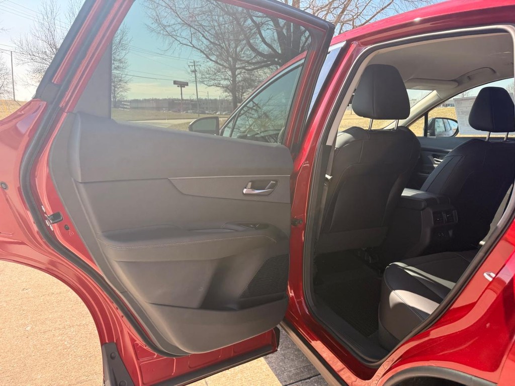 Nissan Murano Vehicle Full-screen Gallery Image 20